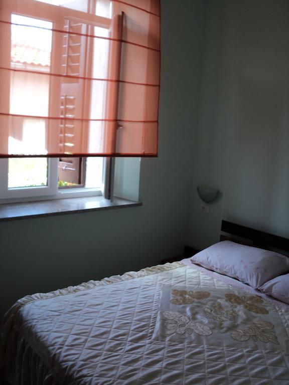 Apartment Mandrac Novigrad  Room photo